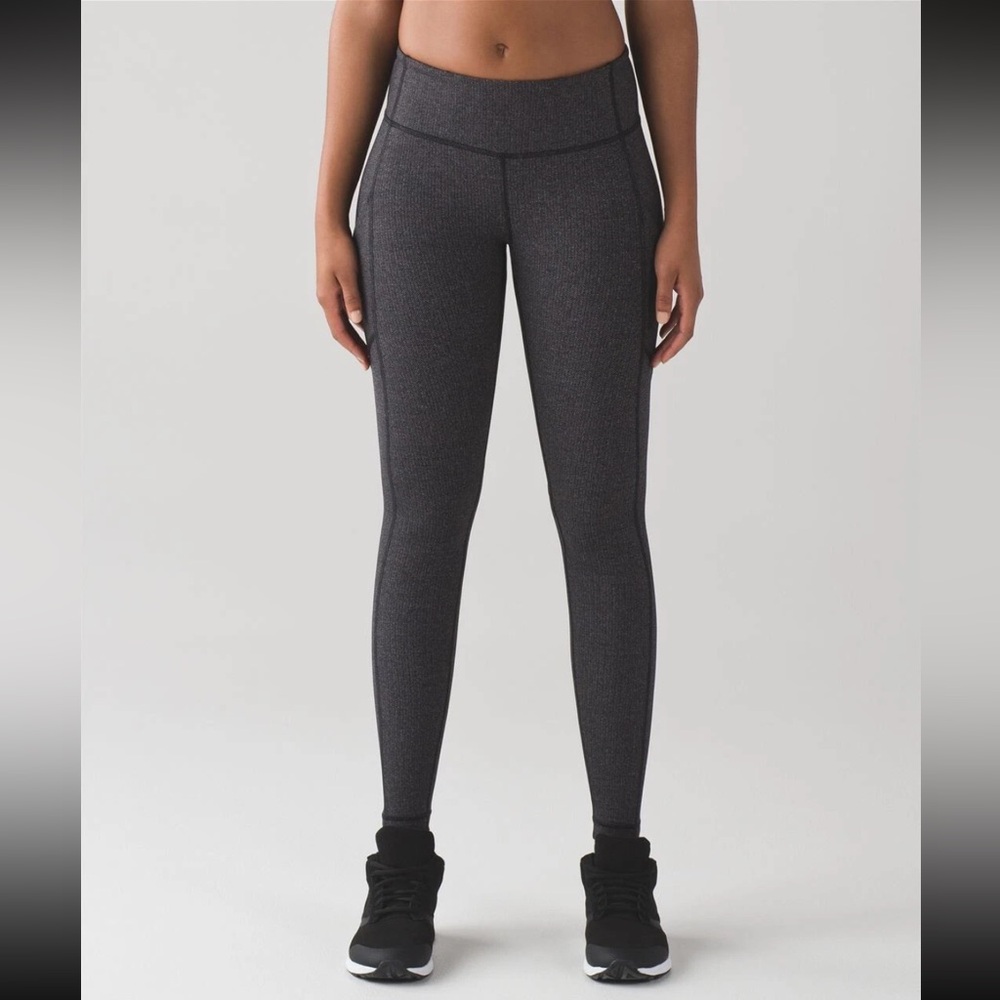Lululemon Speed Tight V Power Luxtreme Variegated knit Heathered Black Size 4!
